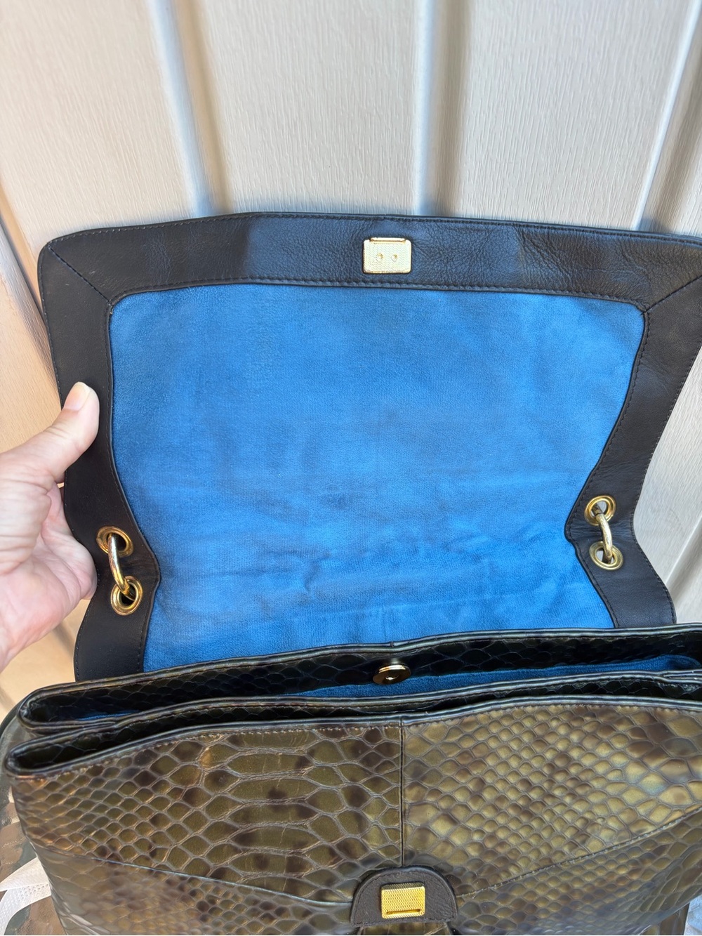 Sharif Black Embossed Snake-Texture Shoulder Bag with Gold Plaque - Picture 3 of 11